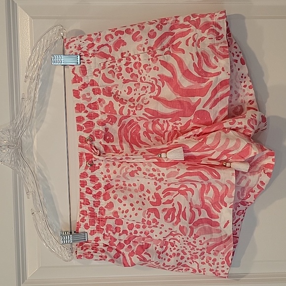 NWOT Lilly Pulitzer Linen Beach Shorts Pink & White Get Spotted Lion Medium - Picture 1 of 7
